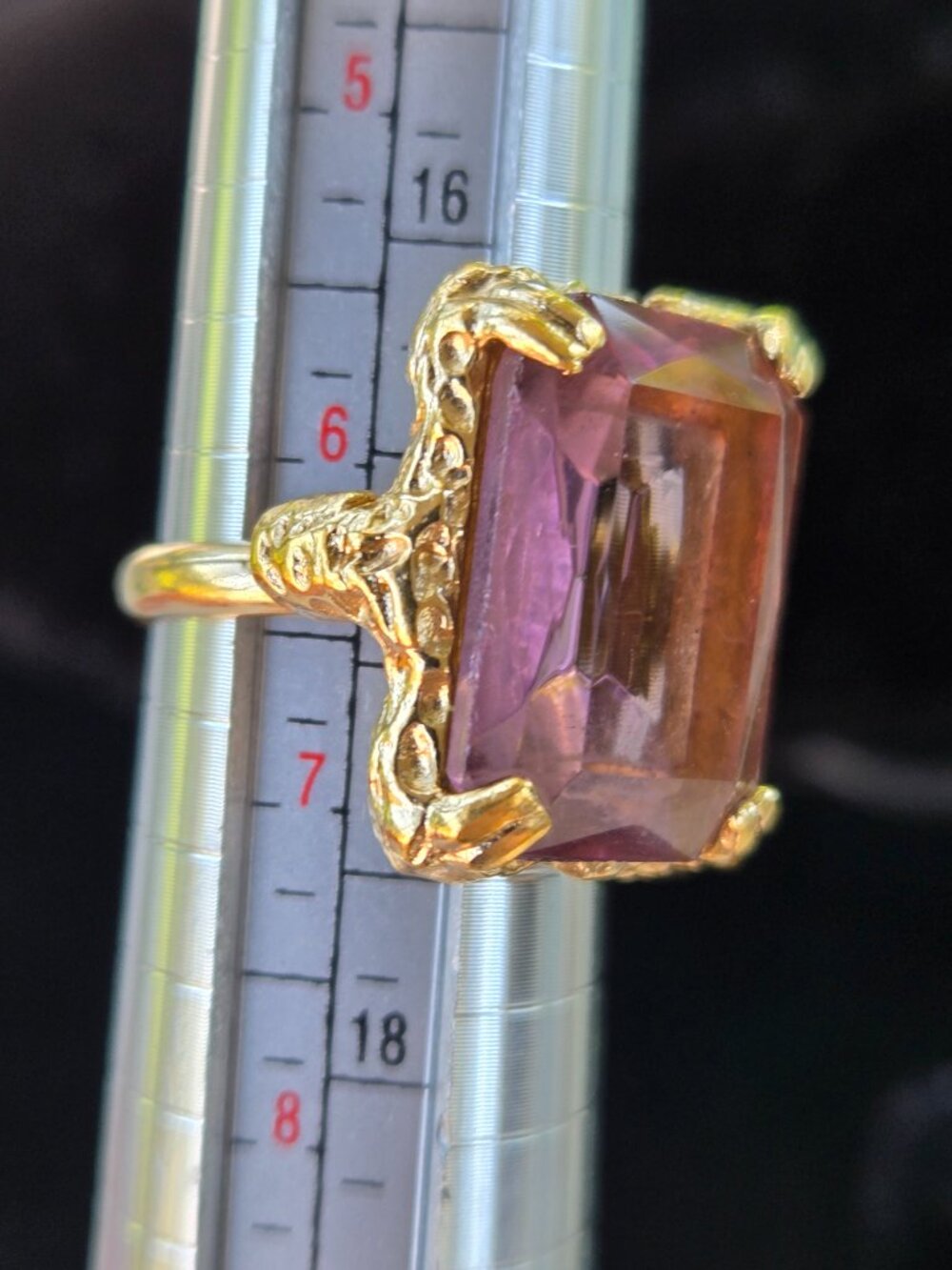 Vintage Purple Glass Stone Ring - Signed Sarah Coventry Twilight 1970s Gold Tone - Picture 5 of 7